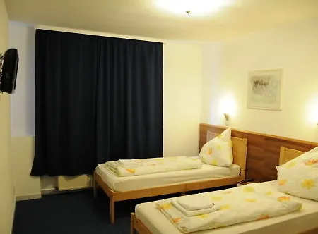 Hotel Arena Am Zoo 3*