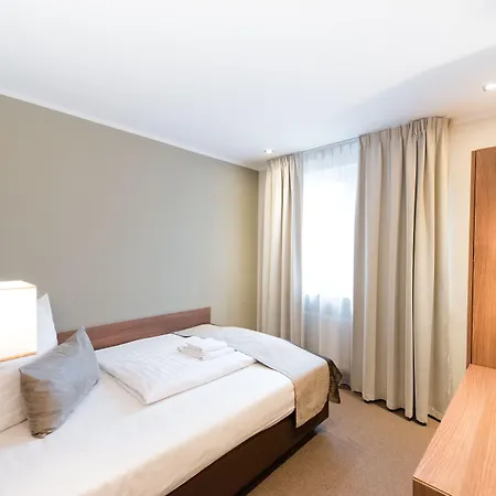 Arena Am Zoo Отель 3*