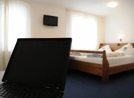 Arena Am Zoo Hotel 3*