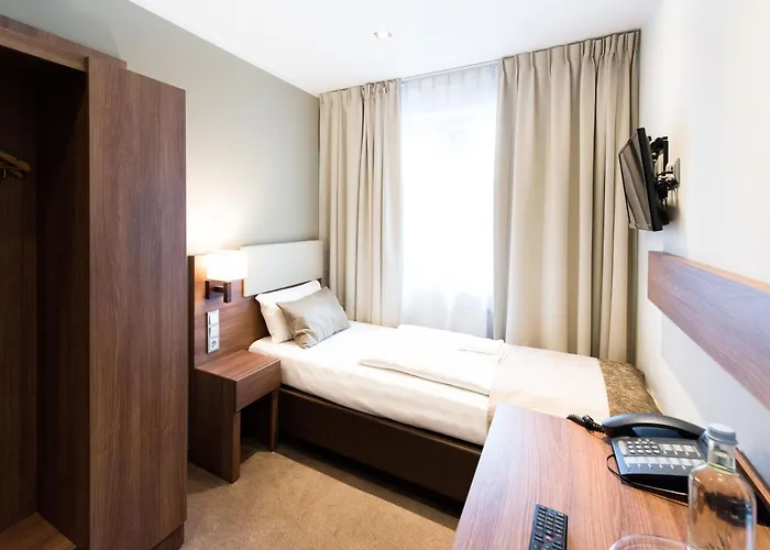 Hotel Arena Am Zoo 3*