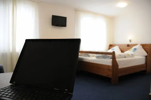 Arena Am Zoo Hotel 3*